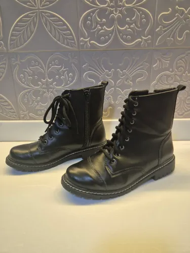 Bota Feminina, Cor: Preta, Tam. 34