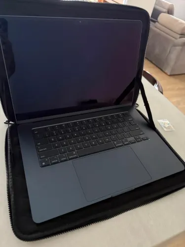 MacBook M3 Novo