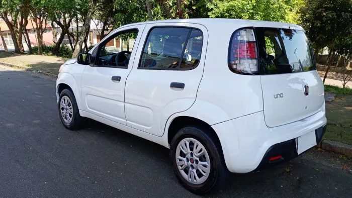 Fiat Uno Attractive 1.0 EVO Fire Flex 8V 5P 2019