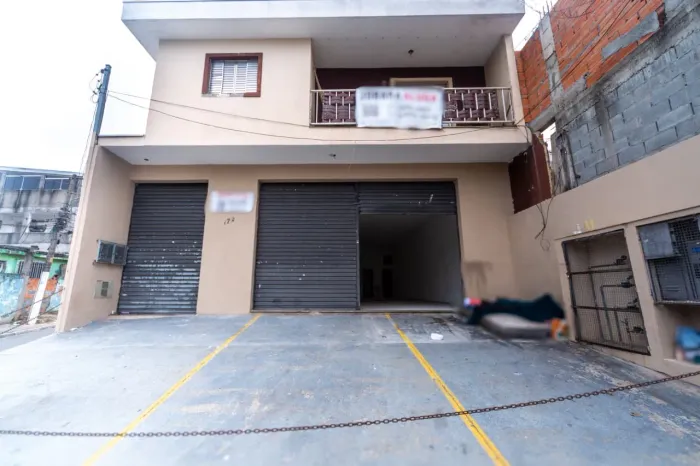 Loja na Avenida Antônio Louzada Antunes, 172 160 m²