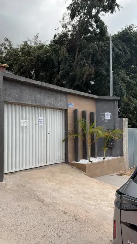 Alugo casa