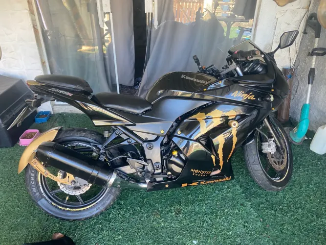Vendo - Kawasaki ninja 250r - Ano 2011