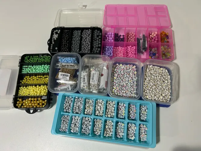Kit infantil de miçangas para pulseirinhas