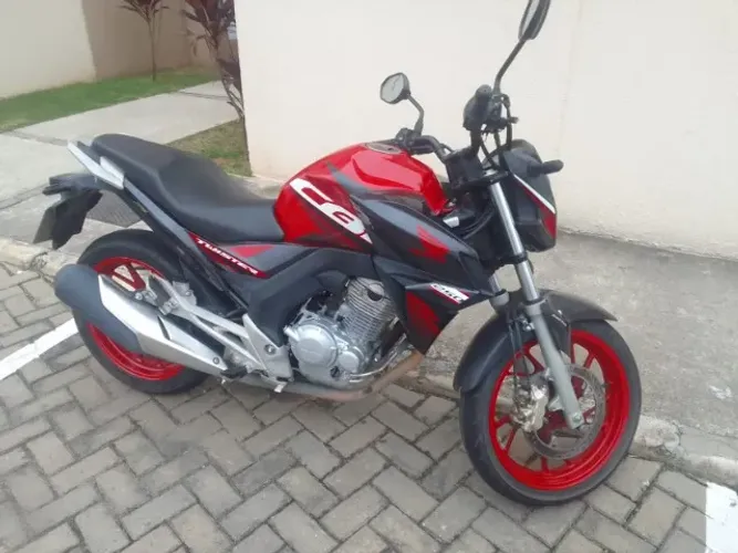 Honda twister 250 cc Vermelha - Unico dono - 24000 km