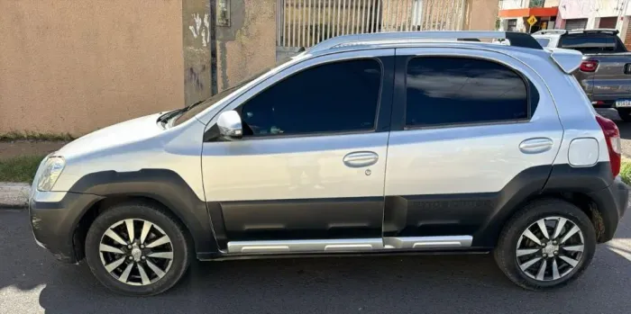 Toyota Etios Cross 1.5 Flex 16V 5P Mec. 2014
