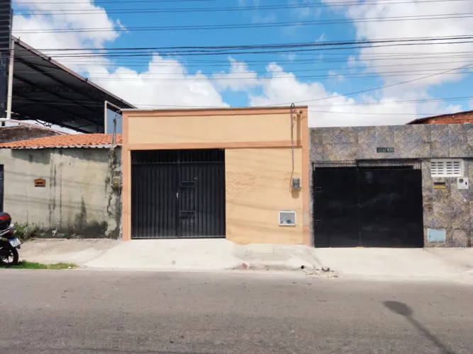 JARDIM DAS OLIVEIRAS - GALPÃO - AV. ROGACIANO LEITE 1098, Aprox. 100M², WC.