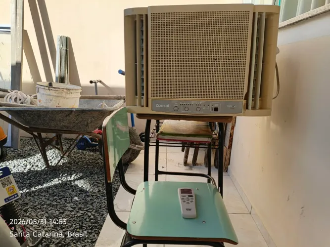 Vendo ar condicionado de janela faz a função quente e frio 7500 BTU com controle remoto