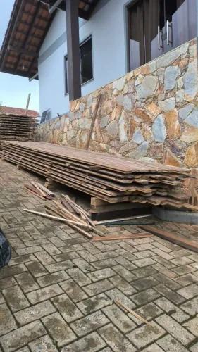 VENDO 58 m² DE ASSOALHO DE MADEIRA DE DEMOLIÇÃO ? 100% Peroba