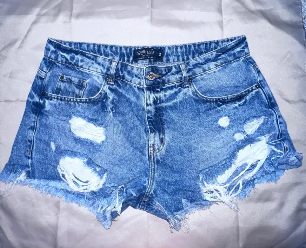 Qualquer short jeans 25 reais 