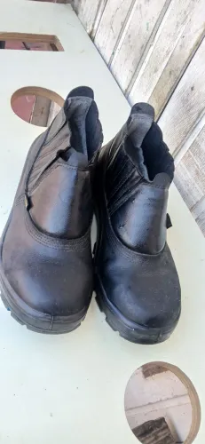 Bota masculina tamanho 39