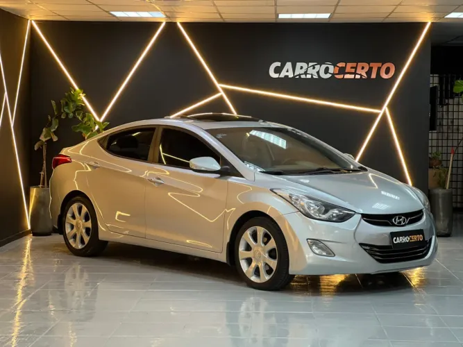 Hyundai Elantra GLS 1.8 16V Aut. 2012