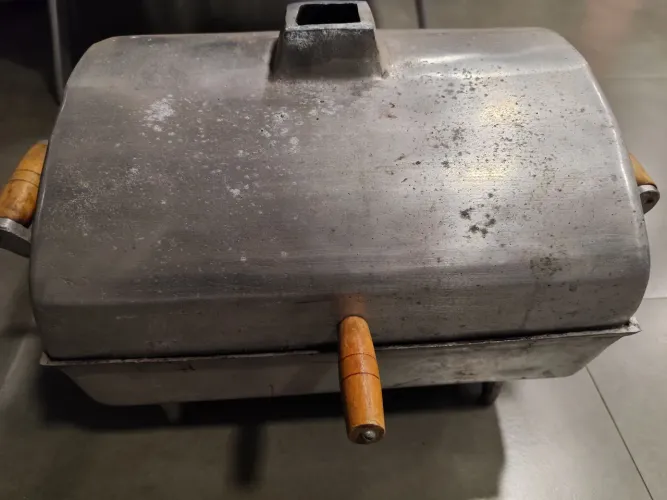 Churrasqueira bafo alumínio fundido pequena