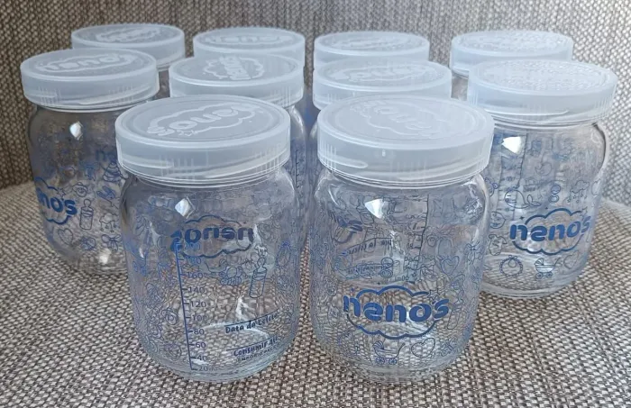 Vendo potes de vidro de armazenamento de leite materno ou papinha de bebe