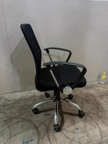 Cadeira de escritório usada