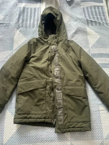Parka Under Armour Cold Gear infantil, tam. YMD (M Jovem)
