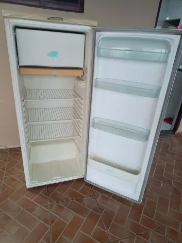 Geladeira Electrolux em ótimo estado super conservada !