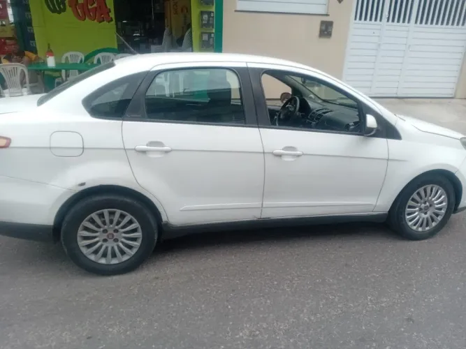 Fiat Grand Siena Tetrafuel 1.4 EVO F. Flex 8V 2016