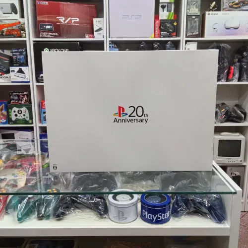 Vendo Playstation 4 500GB Edição especial 20TH Aniversary Edition 11144/12300