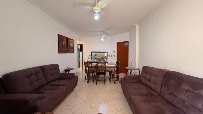 Apartamento à venda em Praia Grande na Vila Tupi com 2 quartos, 1 suíte, 90m²