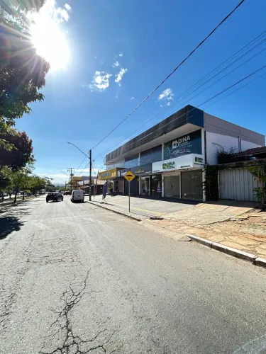 Sala Comercial 55m² - Pé Direito 6m no conjunto Riviera em Goiânia