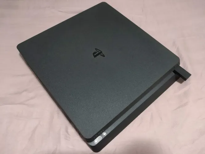PS4 Playstation Slim