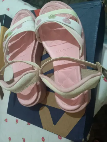Sandália Molequinha N 30, pouco usada