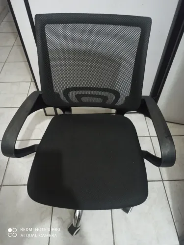 Cadeira giratória escritório.