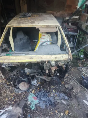 Passat 1986 sucata para retirada de peças, tenho o documento do veículo