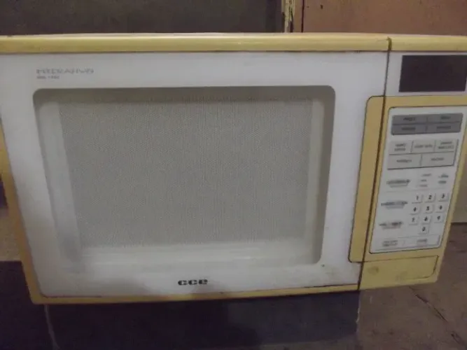 Micro Ondas CCE com defeito 220v