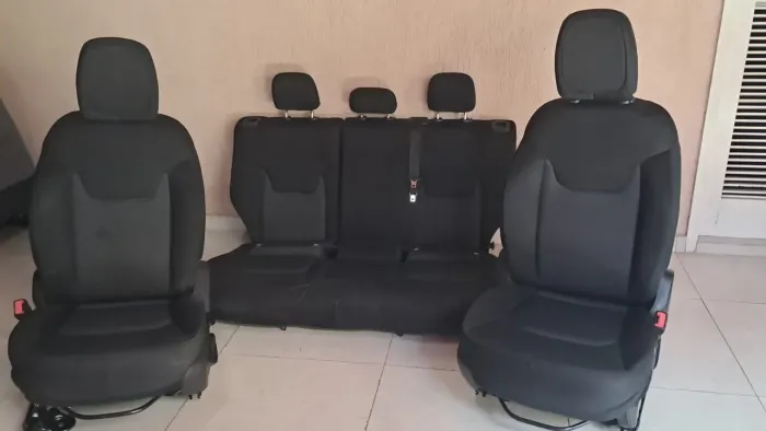Bancos em tecido do compass renegade e Fiat toro 