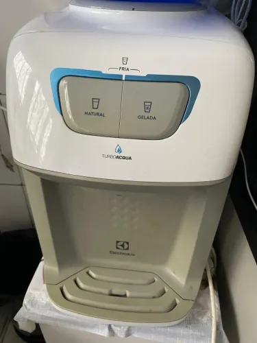 Refrigerador de galão Elétrico Eletrolux