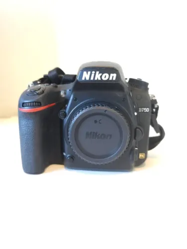 Camera Nikon D750 Excelente Estado 10 Mil Cliques