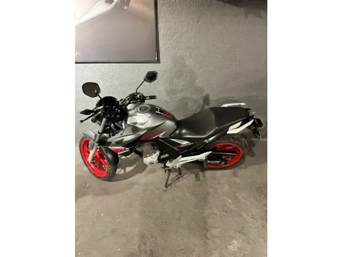 HONDA CB 250 TWISTER 2018