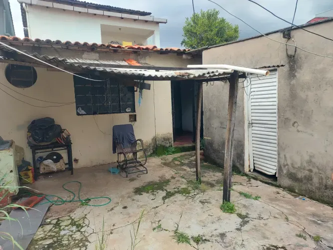vendo casa com barraco na frente QD102 Recanto das Emas