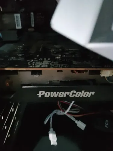 Placa vídeo RX 6500 XT ddr6 4gb pouco uso funcionando perfeitamente perfeito estado