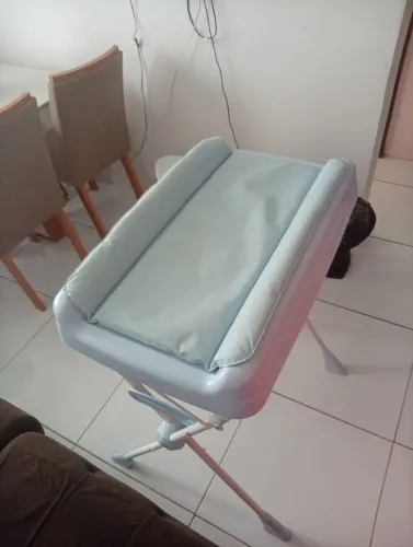 Trocador de bebê azul 
