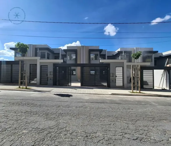 Casa Geminada á venda no bairro Santa Amélia, Belo Horizonte - MG.