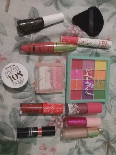 Conjunto de maquiagem 70 reais
