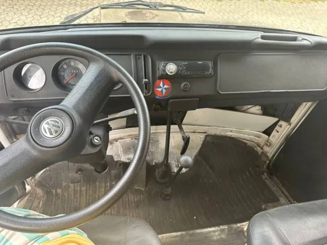 Volkswagen Kombi Furgão (álcool) 2003