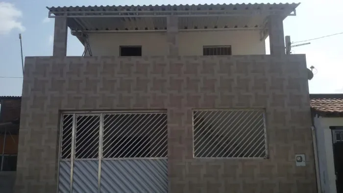 VENDE-SE CASA PRIMEIRO ANDAR 