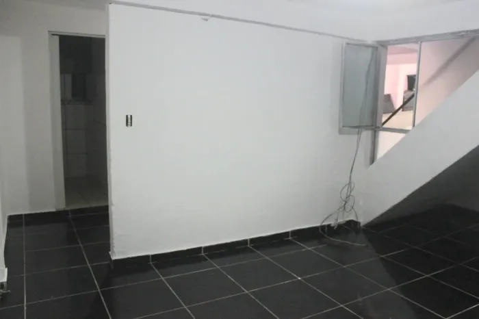 Apartamento com 1 Quarto(s) e 1 banheiro(s) para Alugar, 30 m² por R$ 930 / Mês