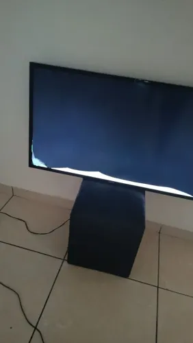 TV Samsung com tela quebrada
