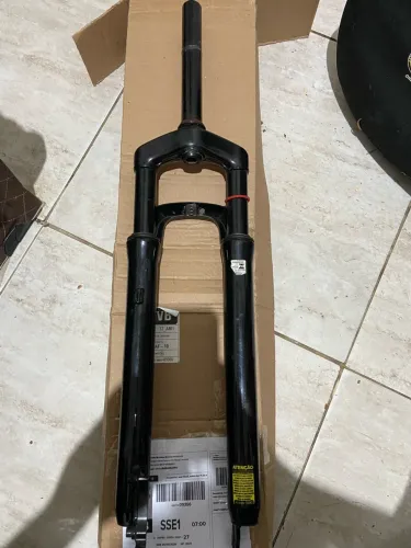 Garfo suspensão aro 29 e guidao reto 720mm