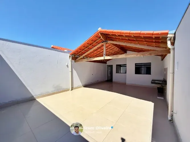 3 Quartos com Suíte no Jardim Olímpico com parte da entrada dividida.