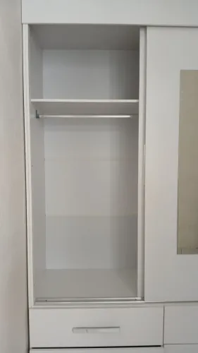 Vendo guarda roupa de boa qualidade semi novo