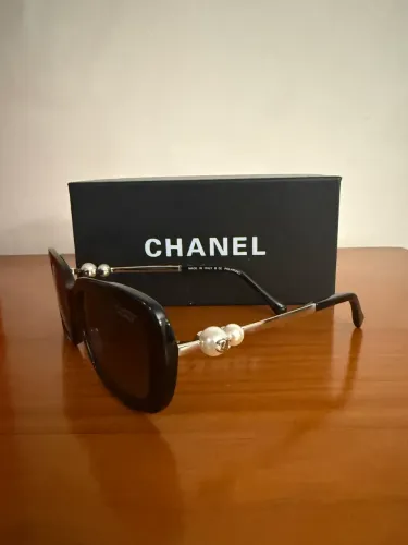 Óculos de sol Chanel primeira linha