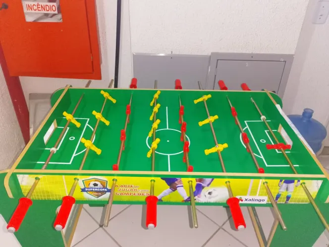 Vendo uma mesa de totó semi nova com garantia