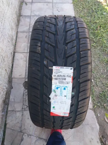 Par pneus novos