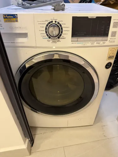 Maquina de lavar roupas Midea