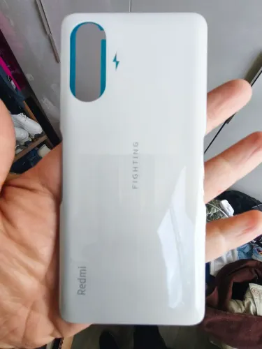 Xiaomi Redmi K40 Gaming / Poco F3 GT na cor branca
